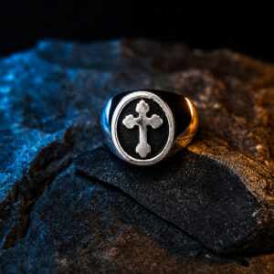 Anello sigillo guerriero in argento 925 con volto soldato e teschio — Plexibones